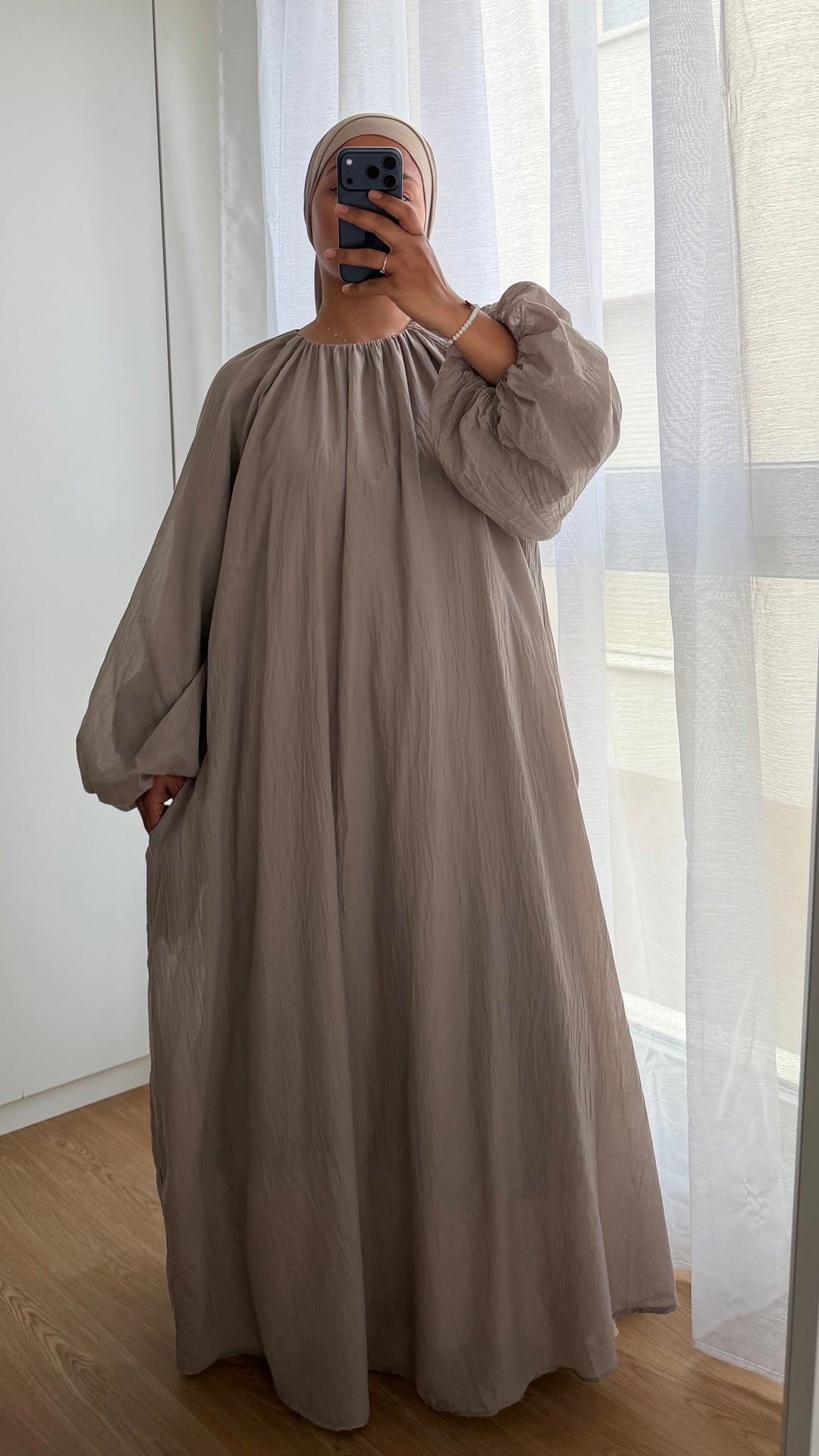 Robe SOBRE (précommande)